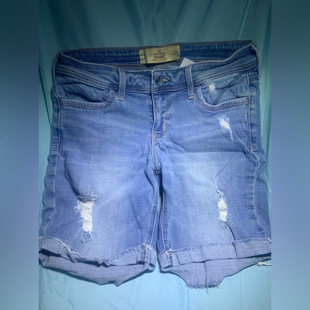 Hollister boy short low rise 7" inseam (W25) fringed bottoms, front and back poc